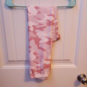 Pink camo leggings